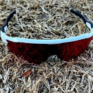 Oakley field glasses